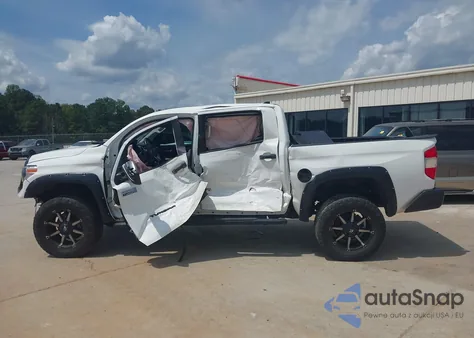 2020 Toyota Tundra Platinum z USA, uszkodzony, nr VIN 5TFAY5F12LX888854